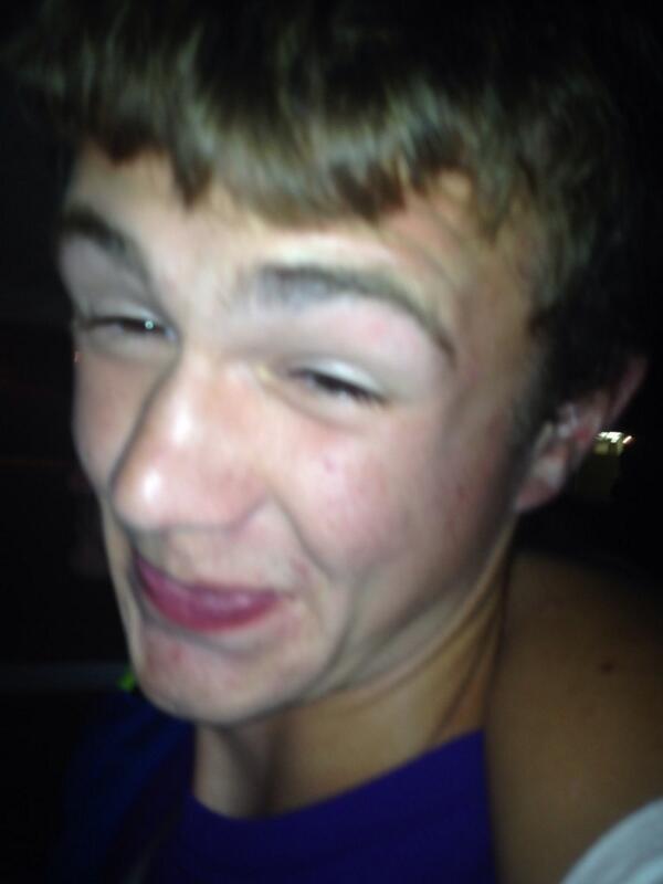 JacobModlin's tweet photo. Sexxxyy! @hallmattheww http://t.co/sDON5GYyC2