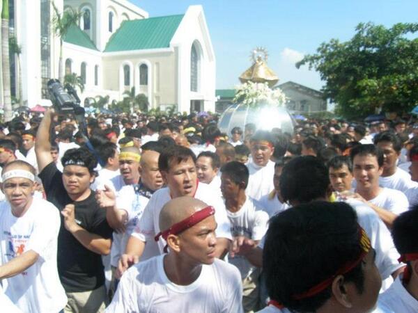xavierolinsj's tweet image. a presence in the Penafrancia feast still sorely missed: Jesse Robredo. #Penafrancia2013 #JesseRobredo