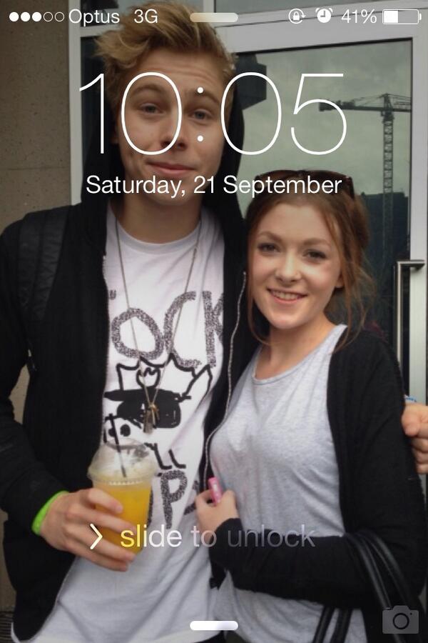woahtahlia's tweet image. @Luke5SOS my new screen saver is superb! #datjuice