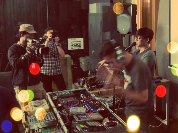 <a href="/DYZTRK/">DYZTRK Chiptune</a> live performance at SAE Jakarta #chiptune streamzoo.com/i/13528755