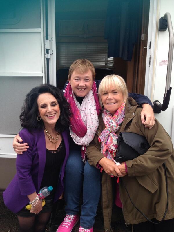 Linda Robson tweet media