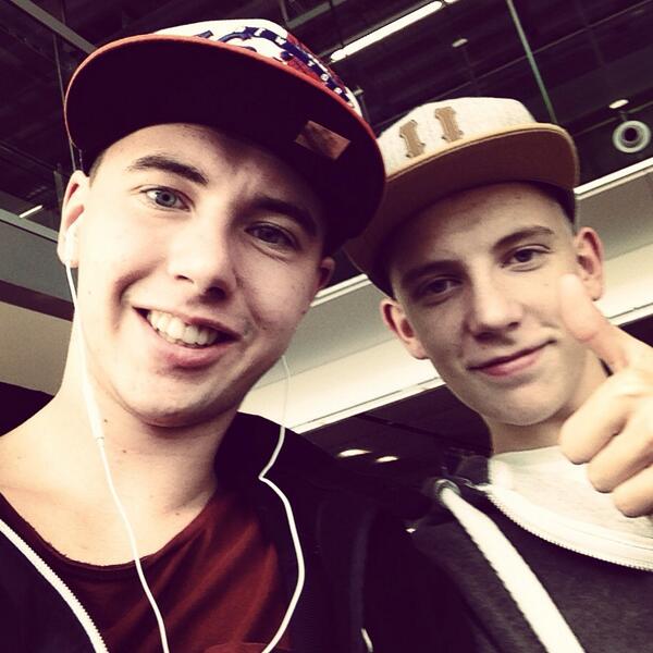 thomasnielsen95's tweet photo. Waiting i Paris #4hours #Paris #AirFrance  #USA #Boston #HereWeCome http://t.co/8s3SpljDqI