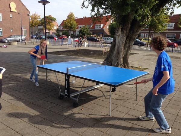 BureauJWZ's tweet photo. @elodiekooi: Wie durft het aan? Wedstrijdje pingpong @StichtingDroom http://t.co/PItWQdQYJT