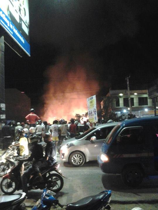 Kebakaran di sekitar pasar baru ( facebook)