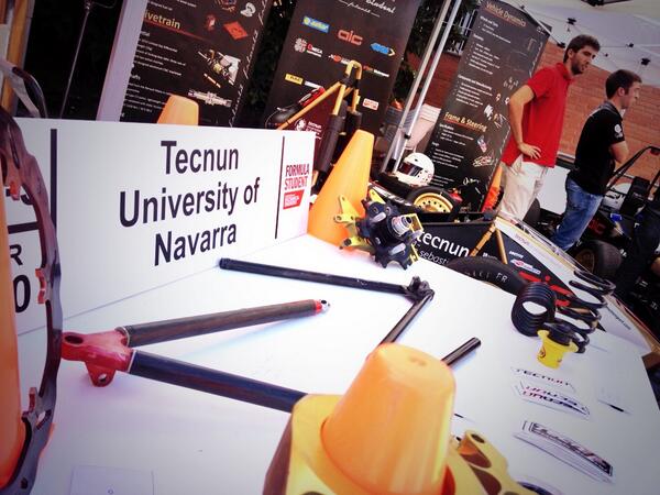 tecnun's tweet photo. @fstecnun en #DiadelDeporte en #Pamplona http://t.co/ycbiLUWkaG