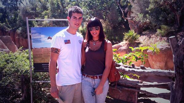 patrigogar's tweet photo. En el bioparc con mi cosa preciosa! @Rafamurgui tequierooo http://t.co/KXArC9Zgnq