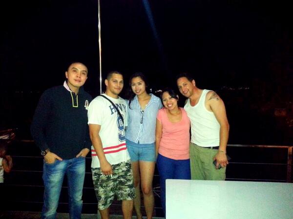 OyiLala1's tweet photo. Jesse-James n richard touch down @ manadooo http://t.co/ekgMBB7f07