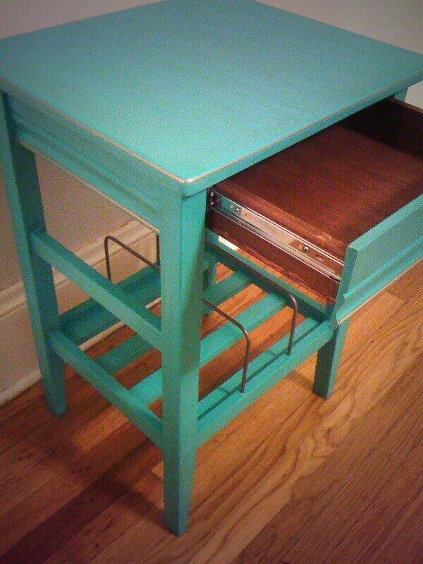 _nativedesign's tweet photo. A hidden drawer for storing extra needles and cleaning brush. http://t.co/rPrGM8Pwuz