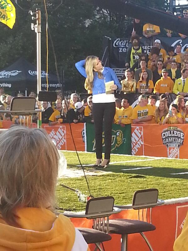AjggrantG's tweet image. Just watching my future wife backstage#collegegameday #SamPonder