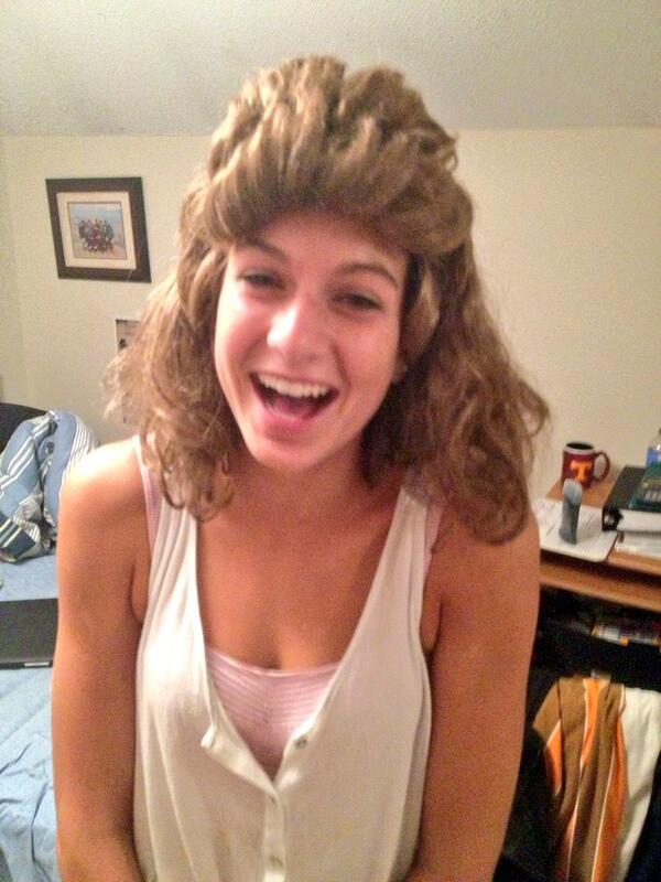 daniellelmanes's tweet photo. Embarrass your roommate day number 2 @caseysterrett @cambrostewart @kenziemoraless @nicolechauvin http://t.co/SrPZ6eGPIe