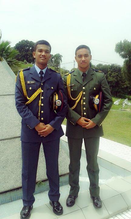 nazreenalias83's tweet image. Tahniah to both of my friends. Ja'a and pejaq. Just graduated from upnm. #0408koleq #scienceR