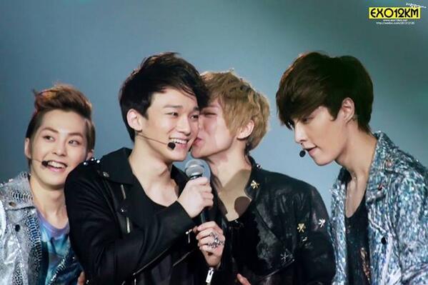 RanAoli's tweet photo. #HappyChenChenDay #종대 #첸❤ #EXO Funky #FunkyChen #ChensingMachine #ChenTroll #ChenLu http://t.co/DqlOZEcae8