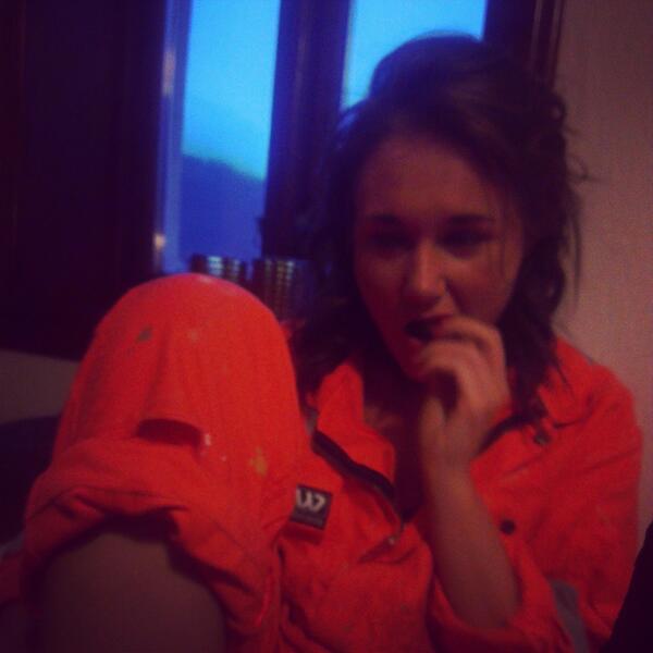 iriskvamseng's tweet photo. Spotted! Alisha from Misfits piciking out the snus, taking the high road. #penthouse13 #misfits @IngvildLohne http://t.co/LxVIWGtWCr