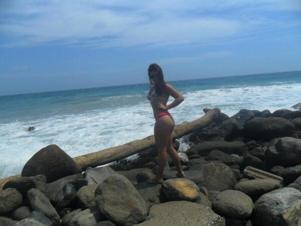 soymasputaquet2's tweet photo. @hp_dancers aqui su numero no es mentira 04246931829 llamala no te arepentiras buenas ofertas prepago en maracaibo http://t.co/9TFUb5YFxx