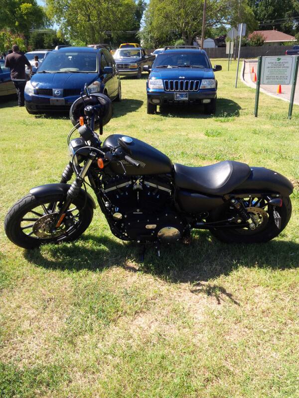 JustCallMe_TT's tweet image. Need my bro's Harley!!! #itsclean #pictureperfect