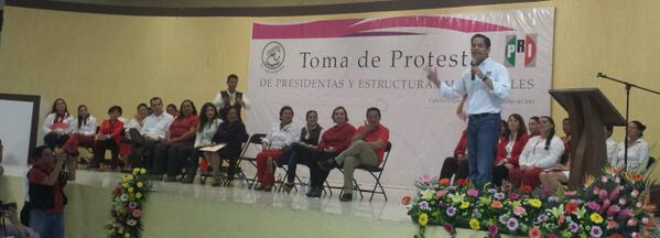 PRIQueretaroCDE's tweet photo. "Mujeres del @ONMPRIQueretaro comprometidas con el Gobernador @ppcalzada";@tonatiuh_sm @lolita_torre @MiguelChicoOfl http://t.co/zusX0BgpxN