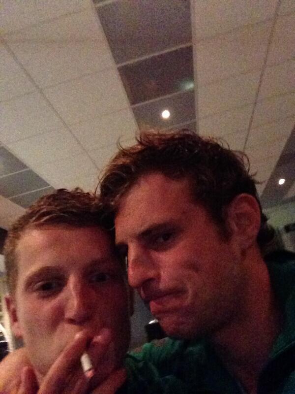 nielsie44's tweet photo. Nog steeds bij diek met Perry http://t.co/iHF80HwfgY
