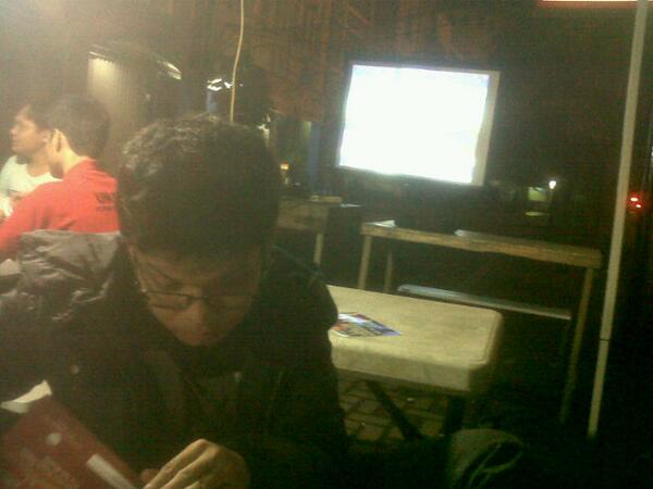 parkopi86's tweet photo. #nobar @parkopi86. Ditemani owner @breadthink @thamrinfischer dkk http://t.co/ksNSfIRfWu