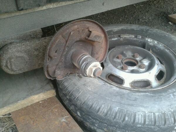 caravanassist2's tweet photo. This is why you should keep your caravan serviced to avoid this happining to  you   call caravan-assist http://t.co/zqLlPQa3mo
