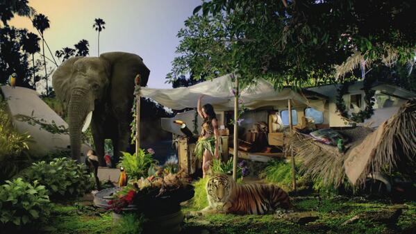 KittyPurryOfKP's tweet photo. Here we all at the end of #ROAR with @katyperry #KatyPerry #KittyPurry http://t.co/txUnh5ZziY
