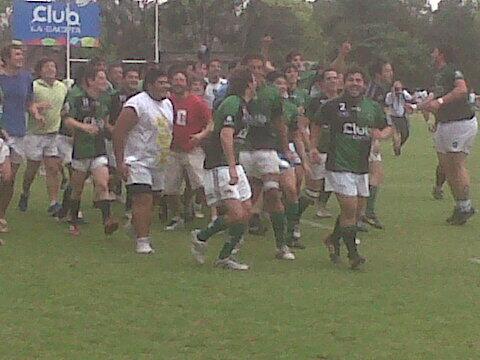 ManfredoAguirre's tweet photo. Así Festeja la PreIntermedia de Tucuman Rugby!!! Vamos Muchachos!!!! Que Alegria!!! http://t.co/7FXo9iUhW8