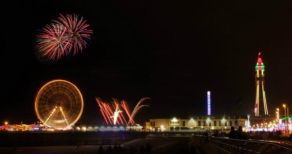 SnippyChic's tweet photo. @visitBlackpool We had a fantastic day on Friday the grand finale was France's fireworks, great day #bplfireworks http://t.co/i4P7fewqdc