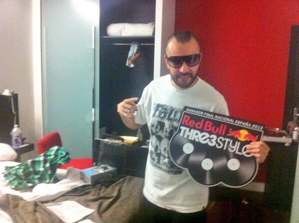 <a href="/djlaese/">Djlaese Delahoja</a> Campeón de España en la Redbull thre3styles !!! Próxima parada Toronto!!! Felicidades cabronazo !!!! #
