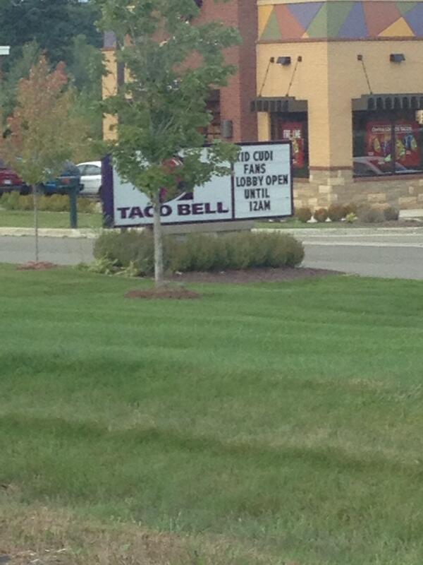 KiDCuDi's tweet photo. “@kyrstenadam: What Detroit does for you 🙌 @ducidni http://t.co/f3dmHXShl4” haha NICEEE!!!