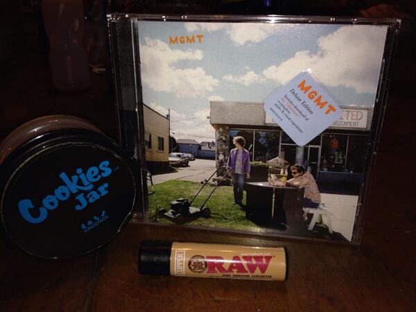 stonerdottie's tweet image. New #MGMT in my hands 🙌🙈😍🙌 so stoked 😁😁 #kindstack #rawlife247