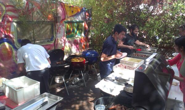 Wes_Anne's tweet photo. BBQ in action! http://t.co/ZbNTDbXz1c
