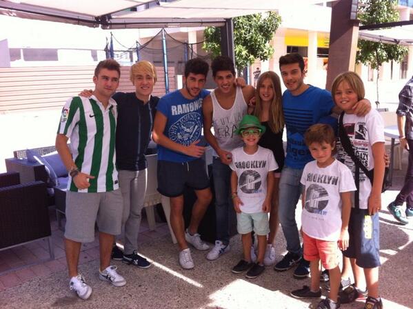marinamzn's tweet photo. auryn siempre en mi corazón para toda la life http://t.co/dgPL0sbBkW