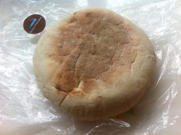 corts's tweet image. #Stottie cake 4 #breakfast w/bacon &amp;amp; egg...starving!!!  en.m.wikipedia.org/wiki/Stottie_c… #Stotty #Newcastle #Greggs #Sunday