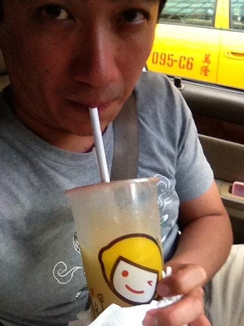 PeterGauloises's tweet image. Happy Lemon.. 吸管怪怪的.. #HappyLemon #Caster5