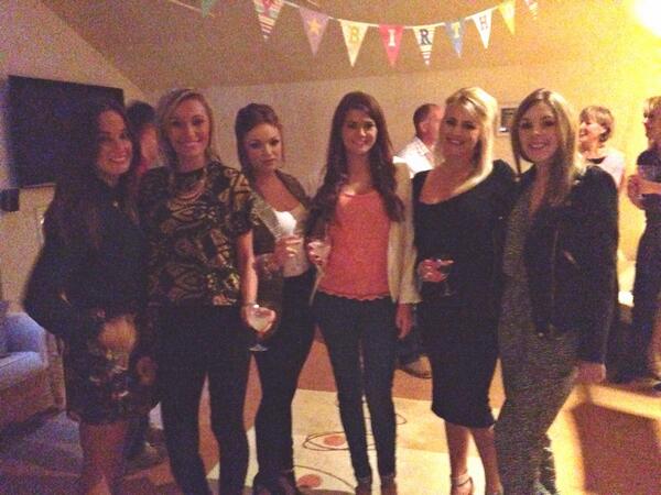 beckibs's tweet photo. Best birthday... Thanks girlies 😘 http://t.co/ms4WjQOgQf