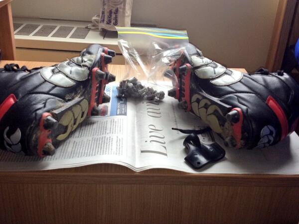 RugbyGrlProbs's tweet photo. Changing cleat studs from metal to plastic back to metal #OhThePain #RGP #ForwardProblems http://t.co/hs2c1mdiOe