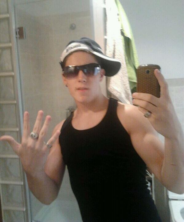 Adri_Workout's tweet photo. ¿Cuantos RT se merece el *Cani*  de mi amigo saamu ? jajajaja Va va va http://t.co/UQ6mDlcTXi