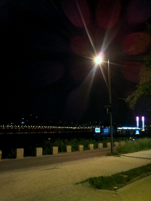 BPPOP_5's tweet photo. 비피팝♥저희는 해당사항 없지만 연휴끝이네욧! 연습하다가 잠깐 바람쐬러 한강왔다가 갑니당!다들 내일부터 다시 홧팅♥ http://t.co/cvJsgC7jzq