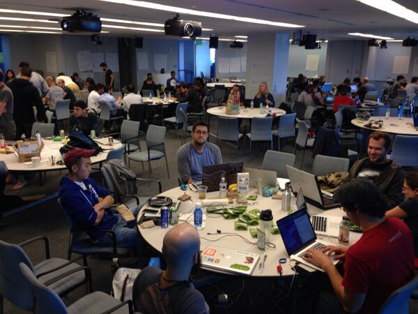 reedsturtevant's tweet image. Busy busy teams at #hackfit but a nice friendly vibe