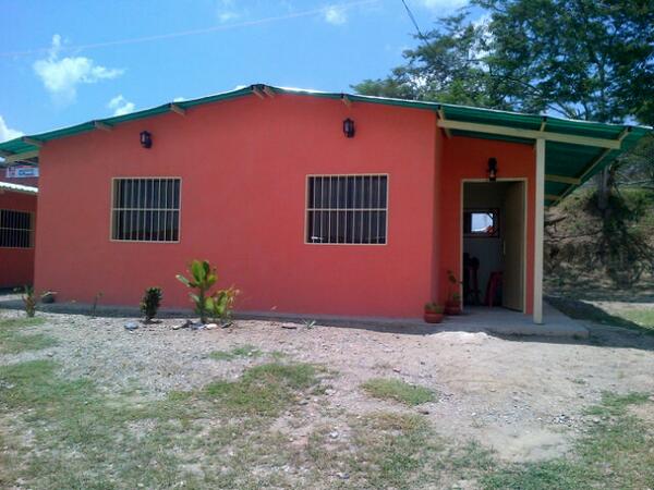 desi69098608's tweet photo. Jornada voluntaria valles del tuy Consejo comunal la culebra. Cua http://t.co/IfVzWfDmsT