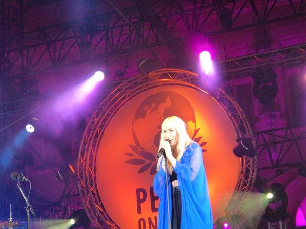 MoaAfzal's tweet image. @natashabdnfield Here's another lovely picture from last night! #PeacePalace #PeaceOneDay #PeaceCode
