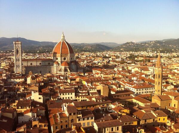 chateauesque's tweet photo. View from Il Palazzo Vecchio. http://t.co/e4WfTbHZdv