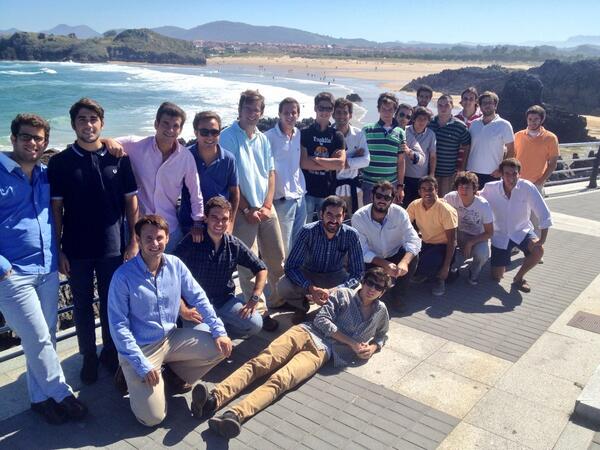 cmmendaur's tweet photo. Fotografía de grupo. Convivencia de Segundo. Isla, Cantabria. #ConviMendaur http://t.co/dNIijy8gDs