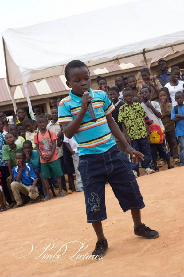 UtopiaWishlist's tweet image. The next big thing to hit #Ghana music. Even in class 2 he raps and control the crowd like a pro. #NVDay #IMGBT