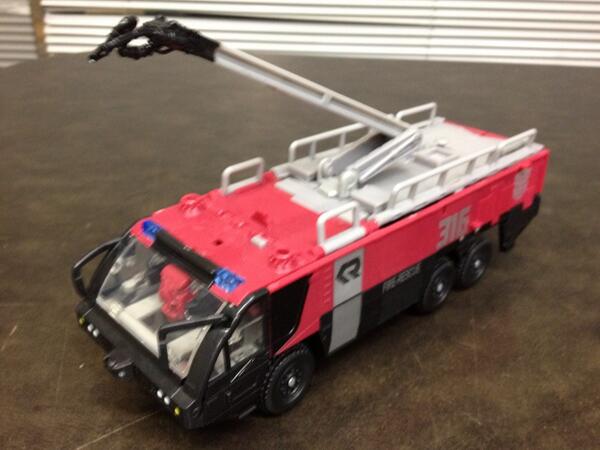 公式 トランスフォーマー情報局 Auf Twitter センチネルプライムのビークルモード 化学消防車 いつスキャンしたのかは 突っ込んではいけません E Tt Tf Tf3 Jp Http T Co 0uqe17ts2c