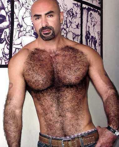 KassicBus's tweet photo. Bald or not to be bald #thatisthequestion http://t.co/b8wWcJd8ci