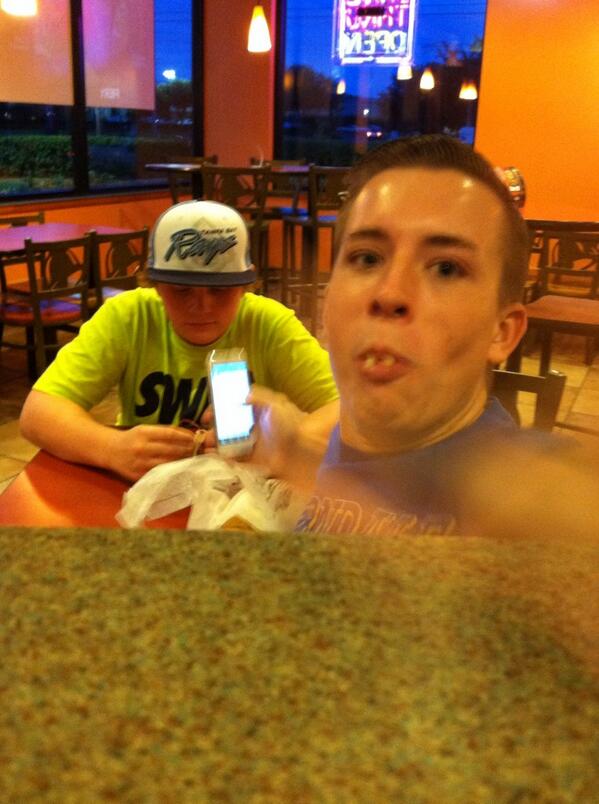 kenzayyee's tweet image. Lul #basic1 @eastonreedy