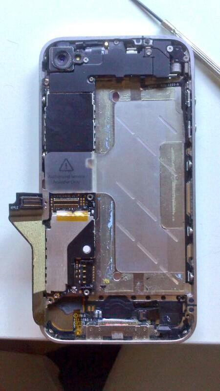 curroptero's tweet image. Móvil arreglao ahora a montarlo....... #iphonelive jajajajaja