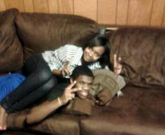 jigg_1997's tweet photo. me nd my lil couisn <3 http://t.co/GS5pW1F1M0