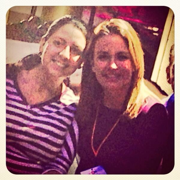 saemi_taka's tweet photo. Mi foto con @lajosa !!!! Por fin!!!! http://t.co/Xb3ISVmujs