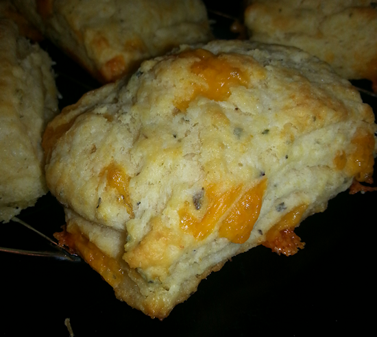 SherrysTK's tweet photo. Herbed Cheddar Biscuit Recipe - http://t.co/97JZuVt7Zu http://t.co/eHOWbDhz1Z
